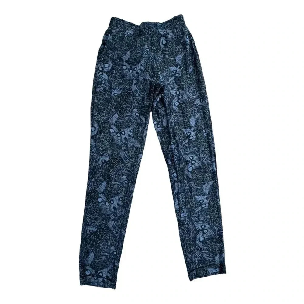 Maaji athletic Blue stretch long length pants, Size medium workout yoga attire